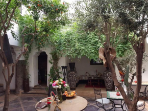 Отель Riad Essaada  Марракеш